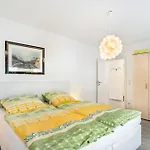 Am Residenzschloss Altenburg