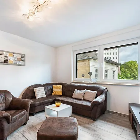 Am Residenzschloss Altenburg